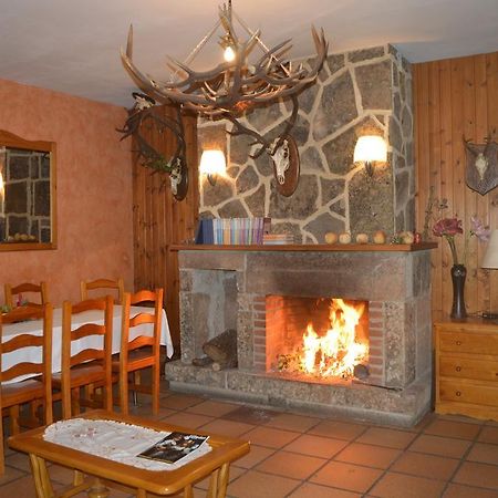 Hostal Revinuesa Extérieur photo