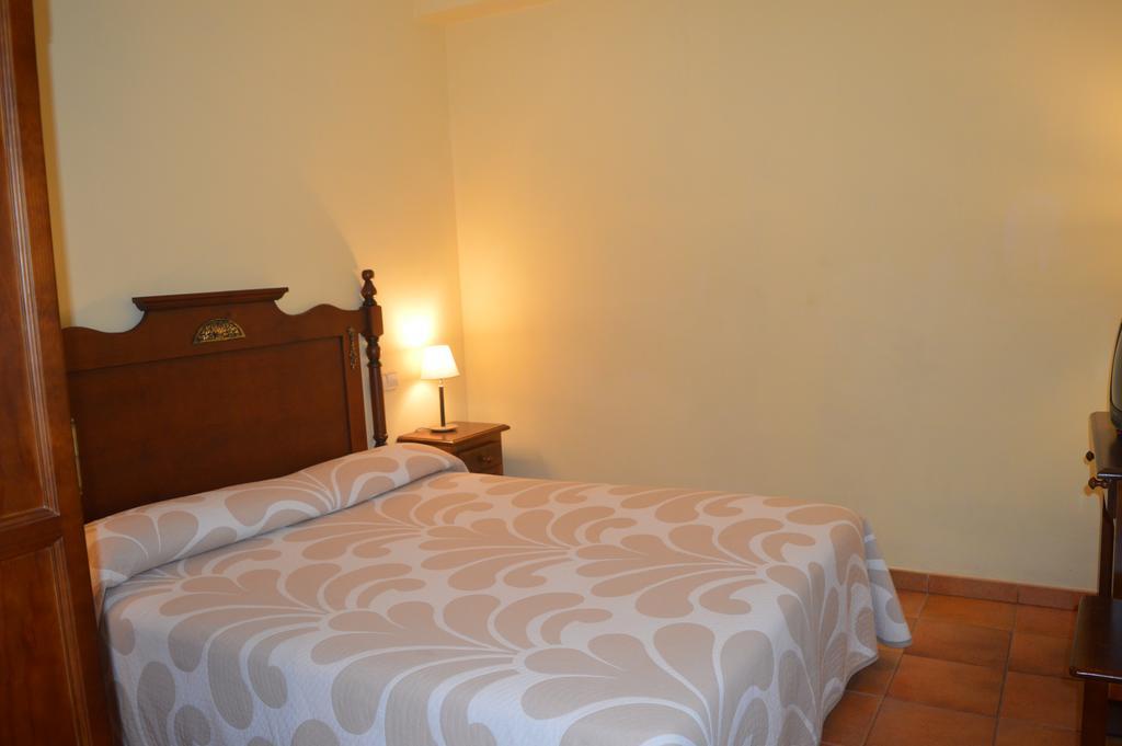 Hostal Revinuesa Extérieur photo
