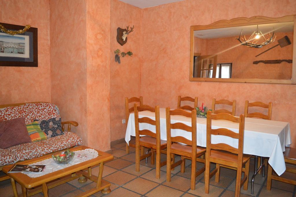 Hostal Revinuesa Extérieur photo